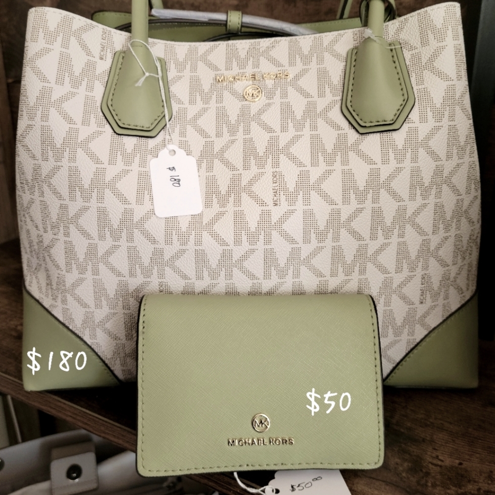 White And sage Michael Kor purse and wallet